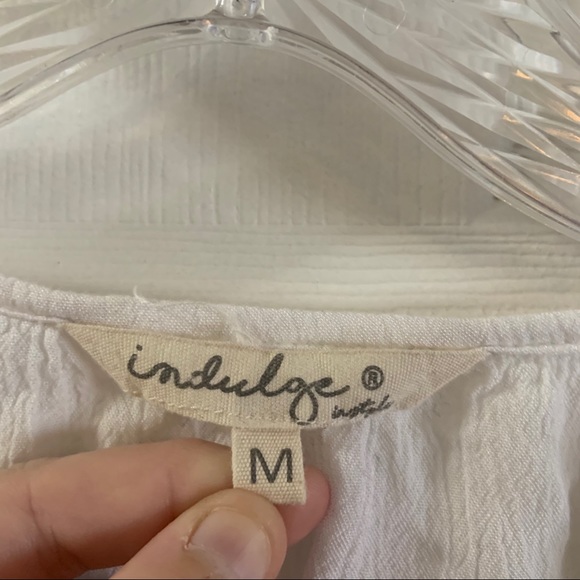 Indulge White Scoop Neck Tie Knot Front Crop Top M - Picture 2 of 8